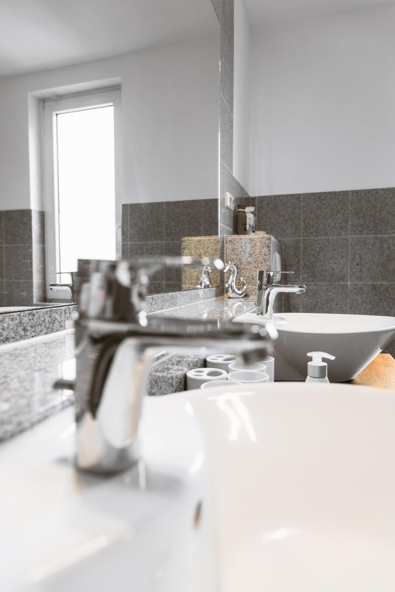 Exklusives Apartment Im Historischen Wohnhaus Mit Kamin, Bad & Viel Platz 브레머하펜 외부 사진