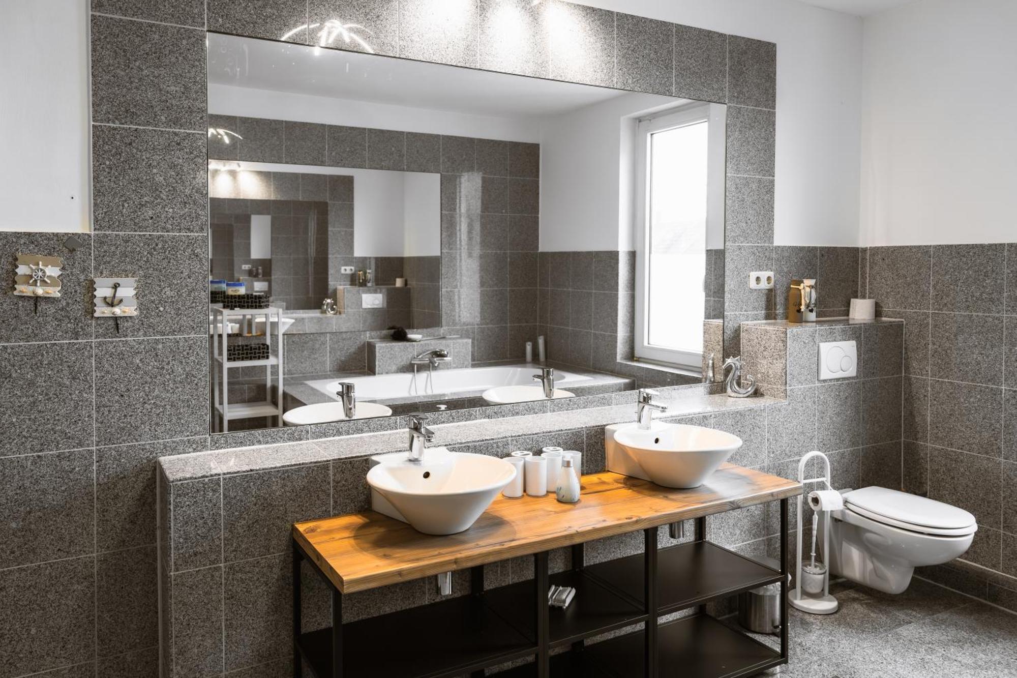 Exklusives Apartment Im Historischen Wohnhaus Mit Kamin, Bad & Viel Platz 브레머하펜 외부 사진
